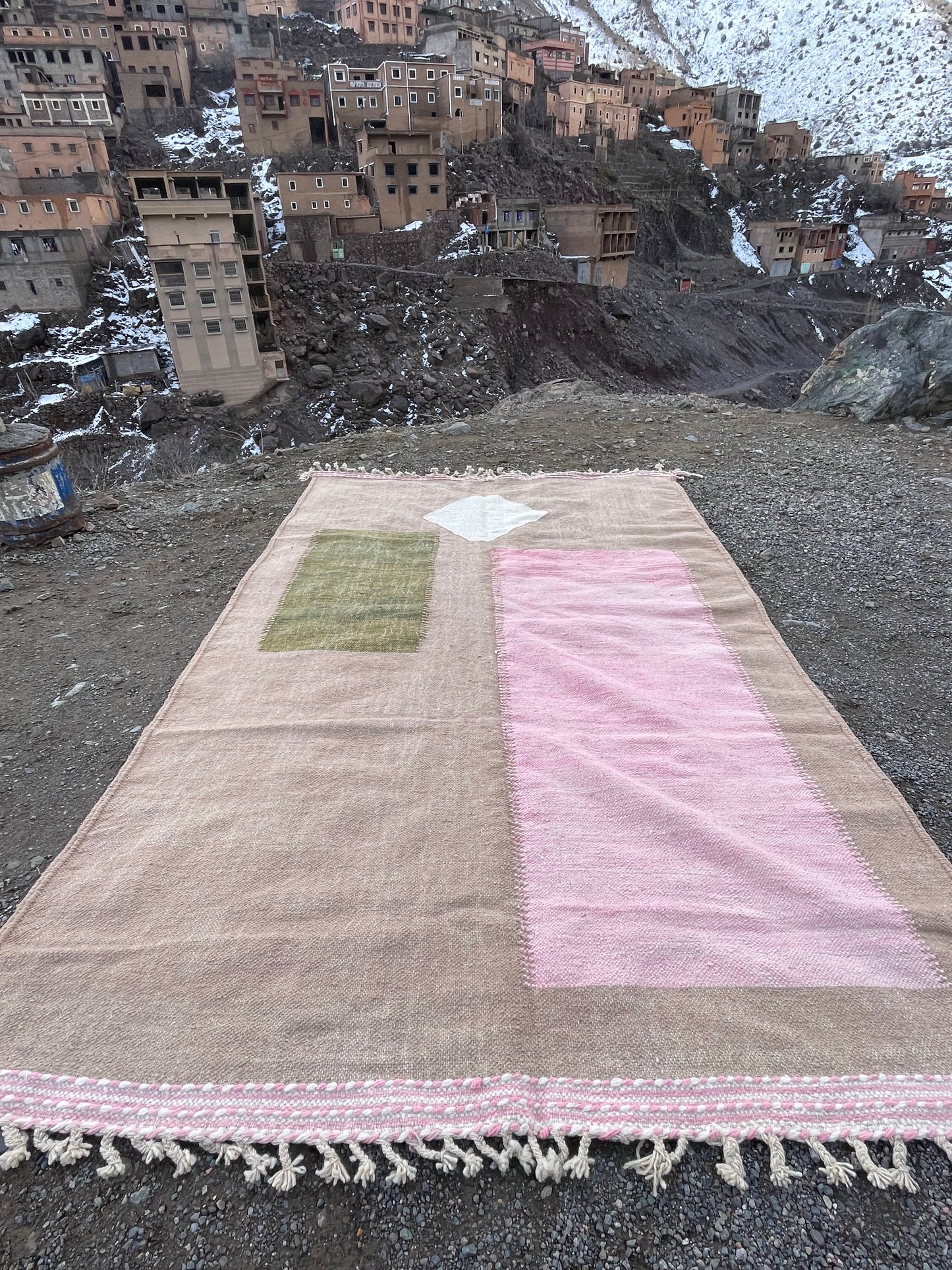 Handwoven Moroccan Wool Rug – Minimalist Berber Design – 6.5 x 9.8 ft (200 x 300 cm)