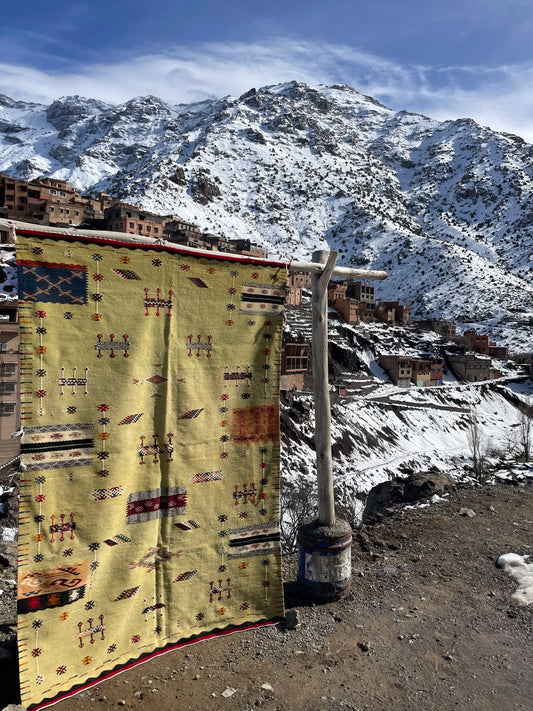 Very Old Taznakht Hanbal Moroccan Rug – 6.6 x 4.9 ft (200 x 150 cm) Vintage Flatwoven Wool Rug