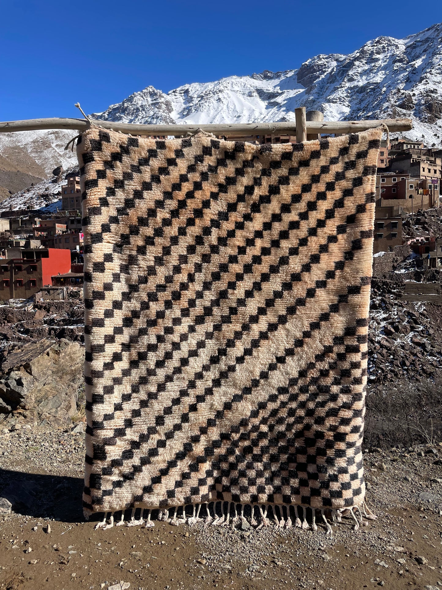Handwoven Moroccan Checkered Rug 6.6 x 4.9 ft (200 x 150 cm) – Vintage Berber Wool Carpet, Neutral Geometric Area Rug