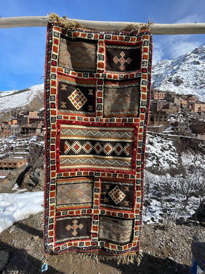 Glaoui Handwoven Moroccan Rug – 4.9 x 2 ft (150 x 60 cm) Vintage Tribal Wool Runner