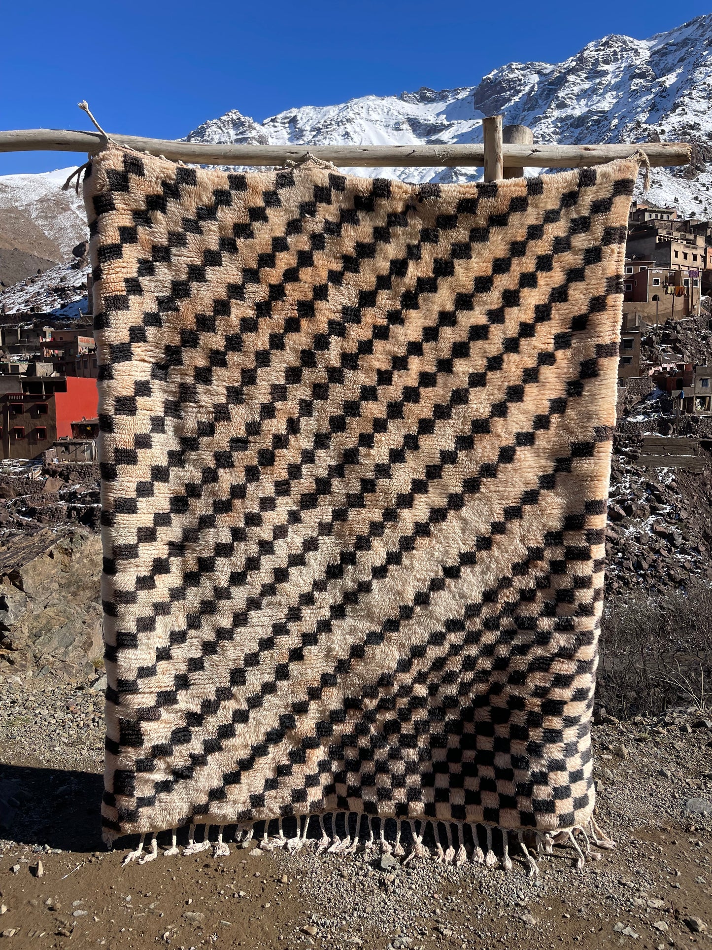 Handwoven Moroccan Checkered Rug 6.6 x 4.9 ft (200 x 150 cm) – Vintage Berber Wool Carpet, Neutral Geometric Area Rug