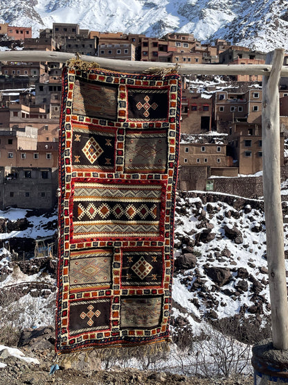 Glaoui Handwoven Moroccan Rug – 4.9 x 2 ft (150 x 60 cm) Vintage Tribal Wool Runner