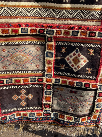Glaoui Handwoven Moroccan Rug – 4.9 x 2 ft (150 x 60 cm) Vintage Tribal Wool Runner