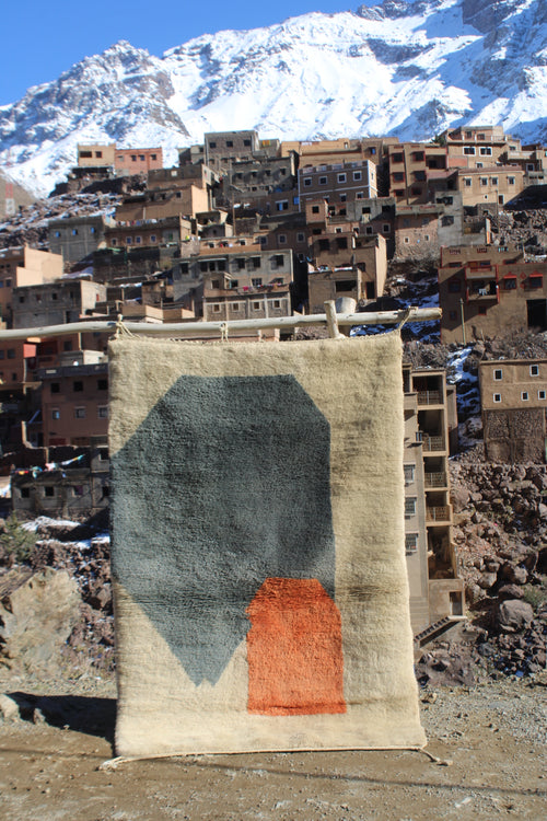 Handwoven Moroccan Beni Ourain Rug – Abstract Geometric Design. ≈ 8.5 × 5.25 ft