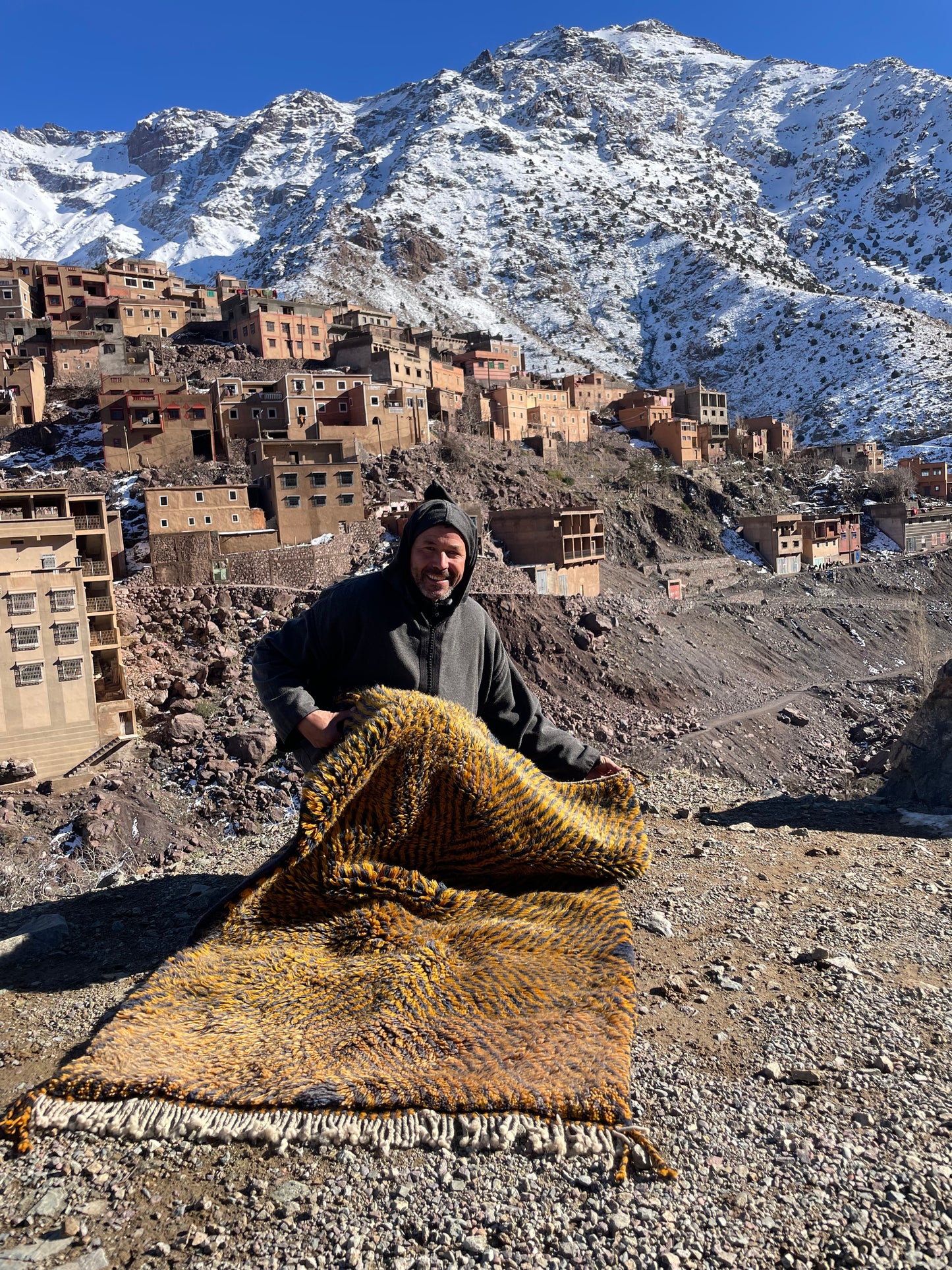 Handmade Moroccan Atlas Rug – 4.9 x 3.3 ft (150 x 100 cm) – Vintage Berber Wool Carpet