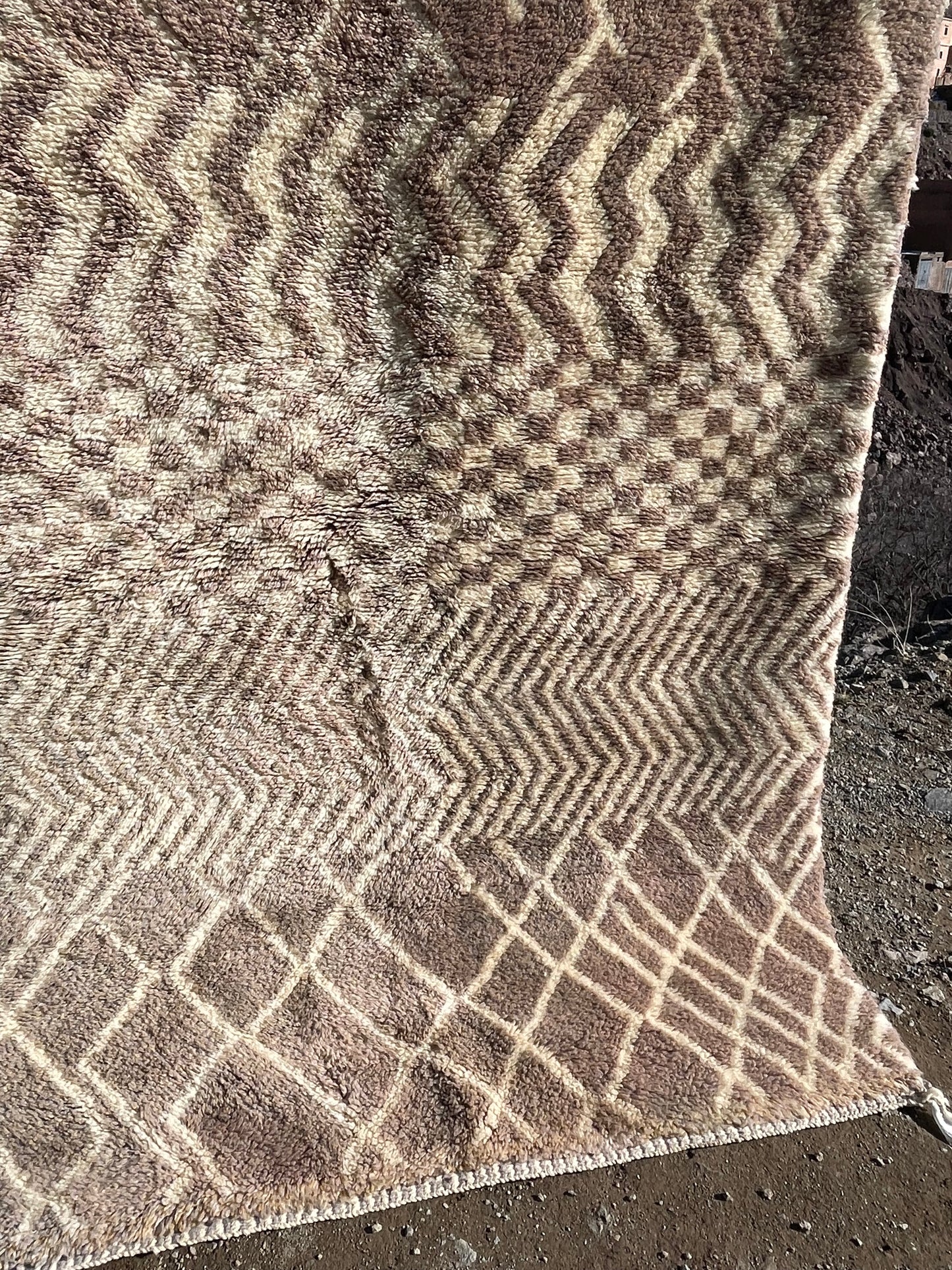 Handwoven Moroccan Beni Ourain Rug – Subtle Chevron & Diamond Pattern ≈ 8.5 × 5.25 ft