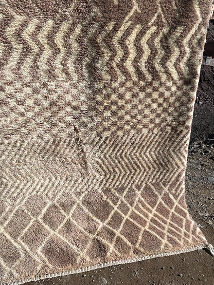 Handwoven Moroccan Beni Ourain Rug – Subtle Chevron & Diamond Pattern ≈ 8.5 × 5.25 ft