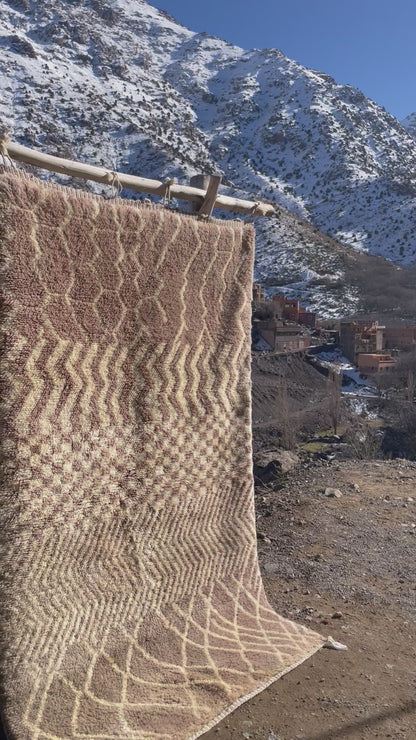 Handwoven Moroccan Beni Ourain Rug – Subtle Chevron & Diamond Pattern ≈ 8.5 × 5.25 ft